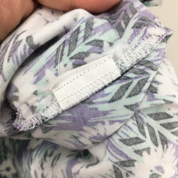 KD110 by Barco Small Floral Print Scrub Top Purple - Picture 7 of 10